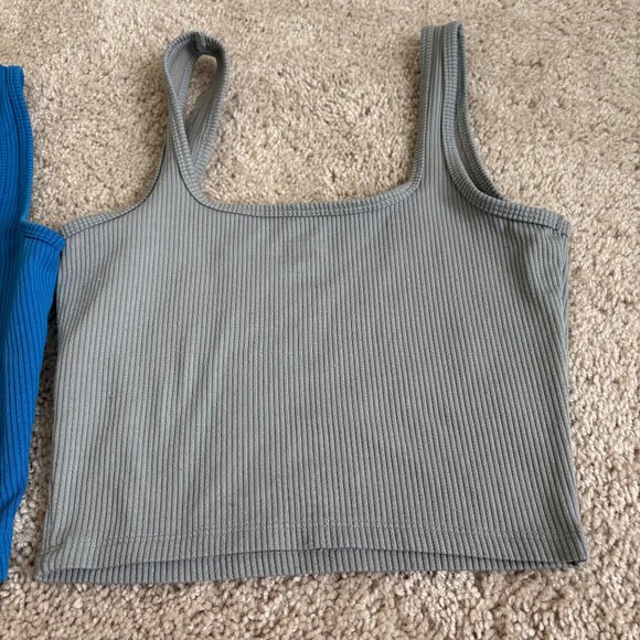Holister Size Women’s Small Square Neck Ribbed Tank Tops Set of‎ 2 - Picture 10 of 16